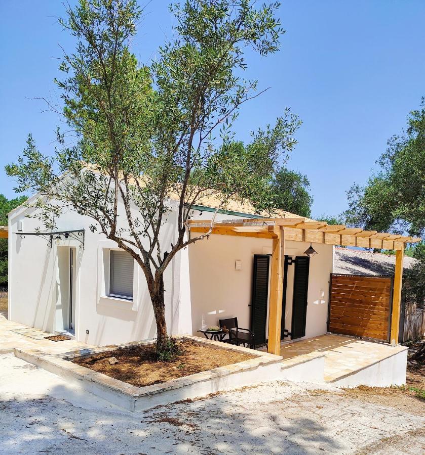 The Old Stables Apartment Vatos ภายนอก รูปภาพ
