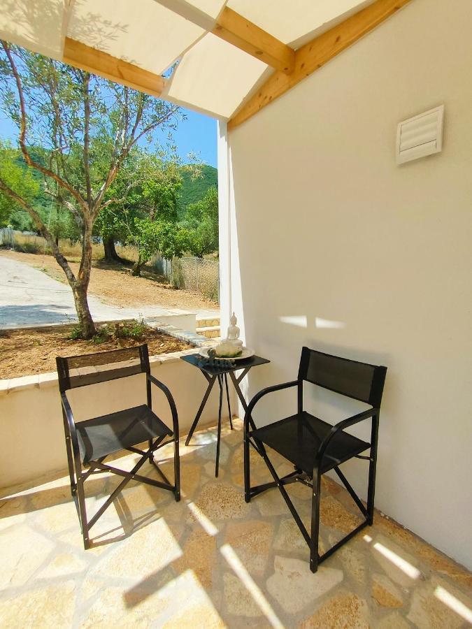 The Old Stables Apartment Vatos ภายนอก รูปภาพ