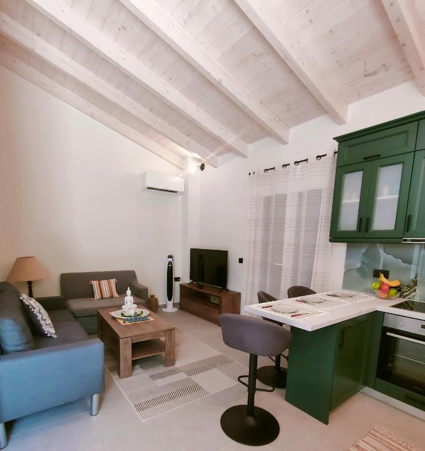 The Old Stables Apartment Vatos ภายนอก รูปภาพ