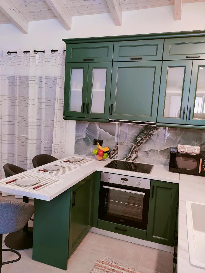 The Old Stables Apartment Vatos ภายนอก รูปภาพ