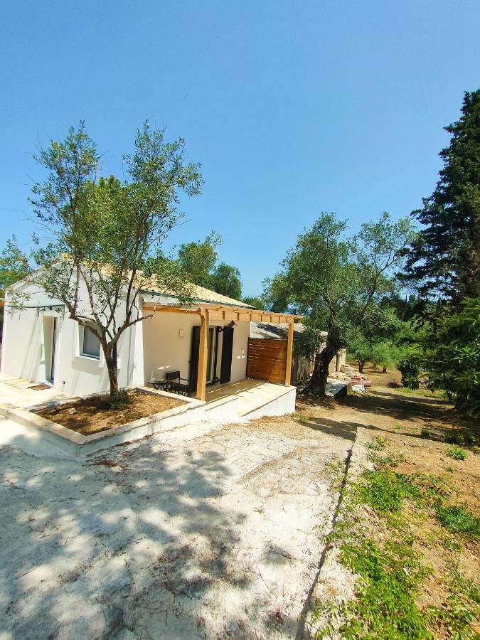 The Old Stables Apartment Vatos ภายนอก รูปภาพ
