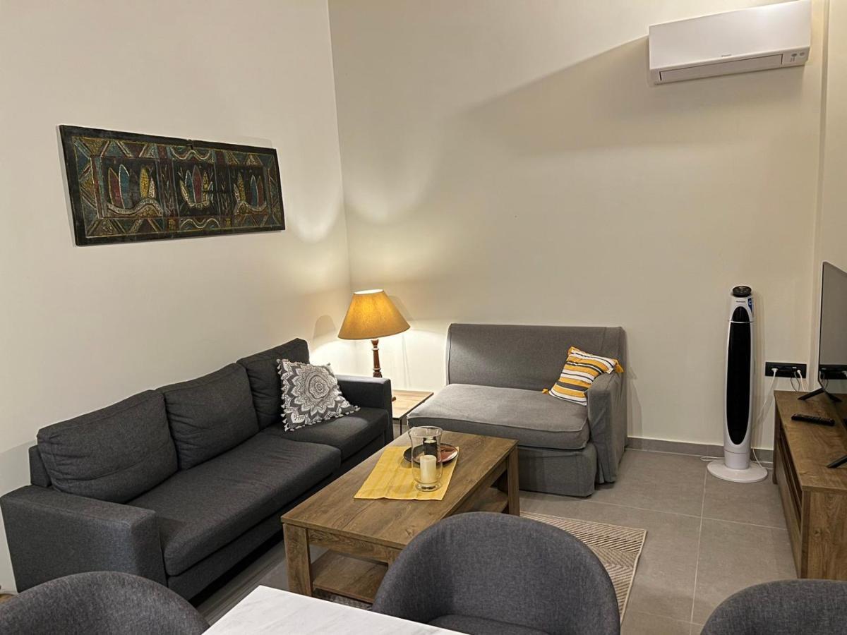 The Old Stables Apartment Vatos ภายนอก รูปภาพ