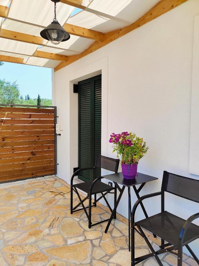 The Old Stables Apartment Vatos ภายนอก รูปภาพ
