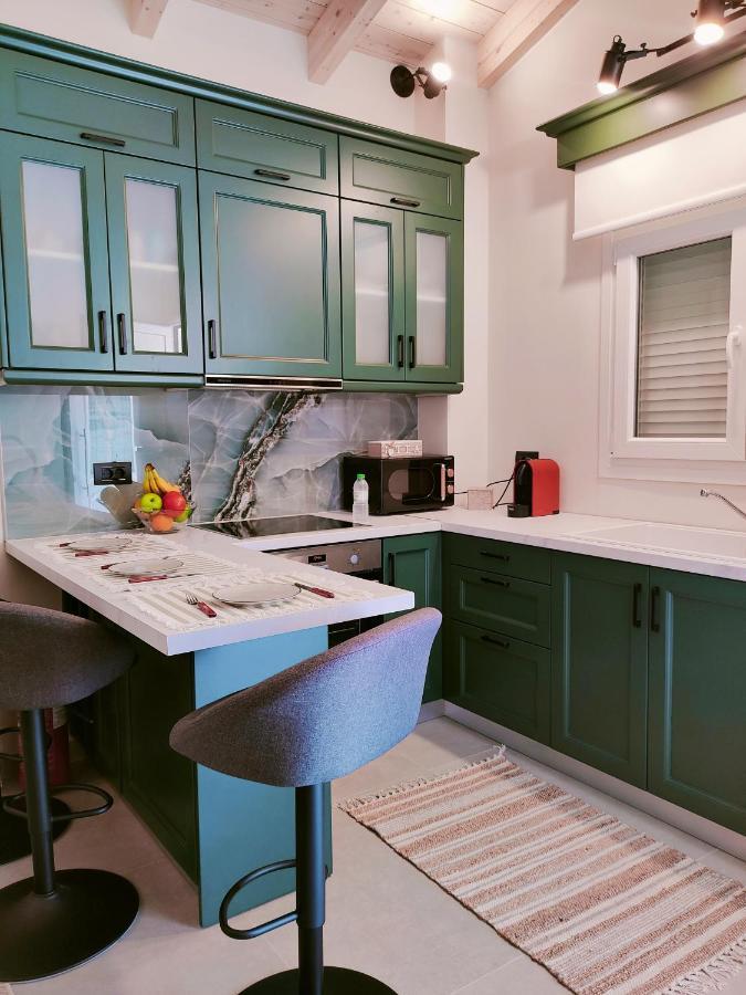 The Old Stables Apartment Vatos ภายนอก รูปภาพ